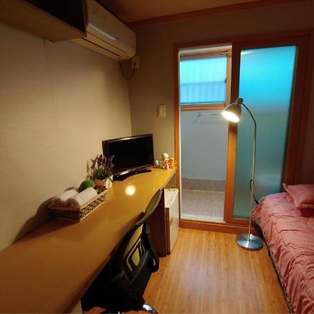 I Sleep Alone Hotel โซล ภายนอก รูปภาพ